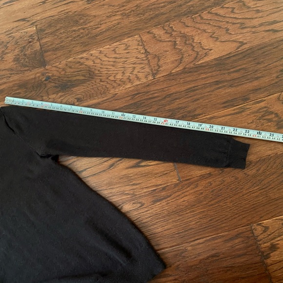 SOLD. Ralph Lauren Cashmere Sweater - Picture 4 of 8